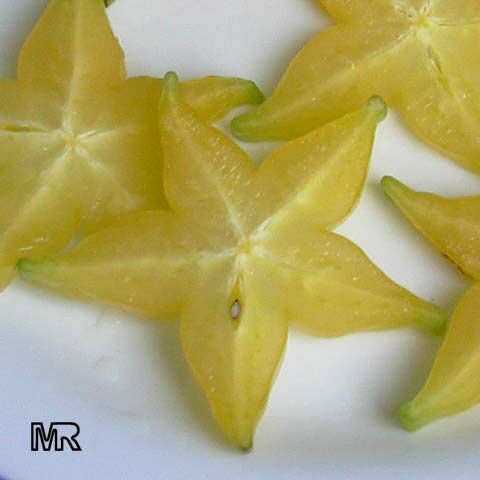 в разрезе: "Сarambola, starfruit - по-английски; Кожица съедобная