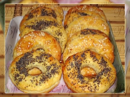 Печенье "Творожные колечки" Мука 120гр Масло сливочное 80гр Творог 150 гр Яйцо 1 шт Сахарная пудра...