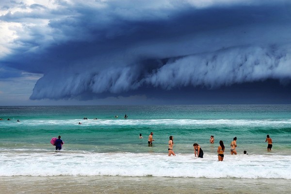 Tsunami cloud