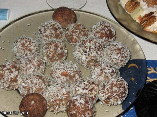 ПЕЧЁНОЧНЫЕ "РАФАЭЛЛКИ" 500 г куринной печени 2 морковки 1 луковица 50 г сала сливочное масло кокосо...