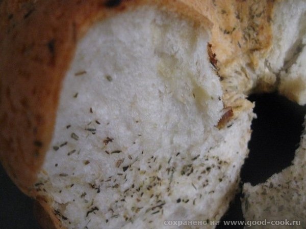 Таким способом можно приготовить сладкий хлеб из сдобного теста, смазывая слои сливочным (или растительным) маслом, пос... - 2