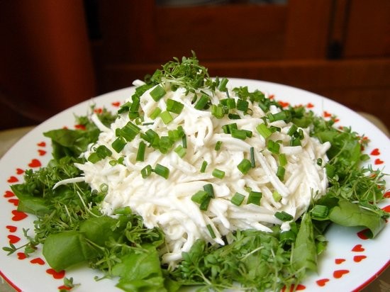 Салат из сельдерея рецепт очень вкусный Салат из сельдерея рецепт очень вкусный