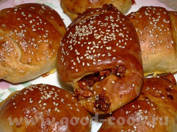 Миндальные рогалики с кунжутом У меня осталась марципановая масса, которую надо пристроить в дело - 2