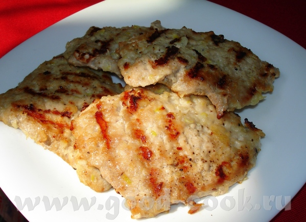 МЯСКО-ГРИЛЬ В ЛУКОВОМ МАРИНАДЕ Мясо свинина (антрекот) соль, перец, лук