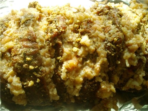 Рулет из свиной шейки запеченый, фаршированный креветками, цветной капустой и сыром камамбер Свиная...