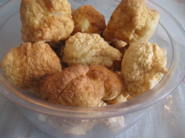 ЖАРЕНЫЕ КЛЁЦКИ К БУЛЬОНУ ИЗ КУРИНЫХ ПОТРОШКОВ Вот такие оригинальные жареные клецки, которые очень...
