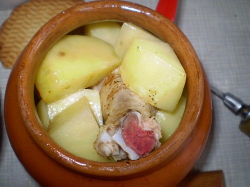 Картошка с куриной ножкой в горшочке - 6