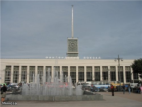 А это уже комплекс тоже новых фонтанов у Финляндского вокзала - они еще и подсвечиваются