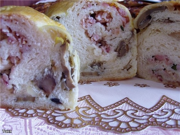 Плетенка с копченой курицей и грибами Тесто: 450 г муки 1 стакан теплого молока 1 ст - 2