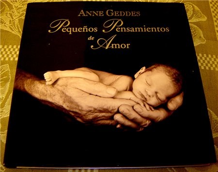 А я после отпуска, наконец то нашла альбом Anne Geddes с великолепными фото младенцев