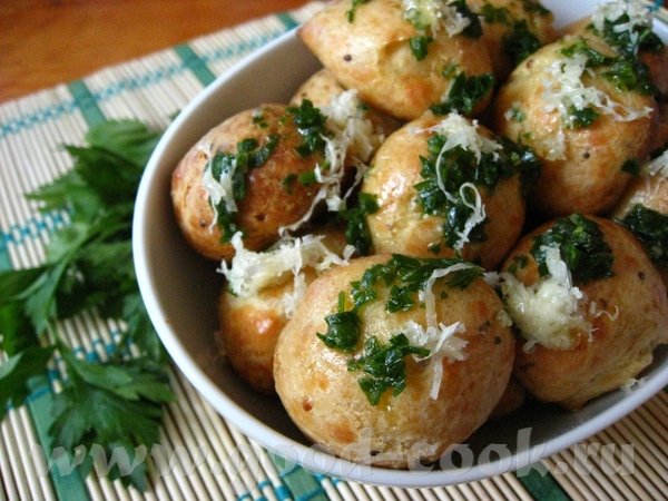 Закусочные профитроли с чесночным маслом (Gougиres)
