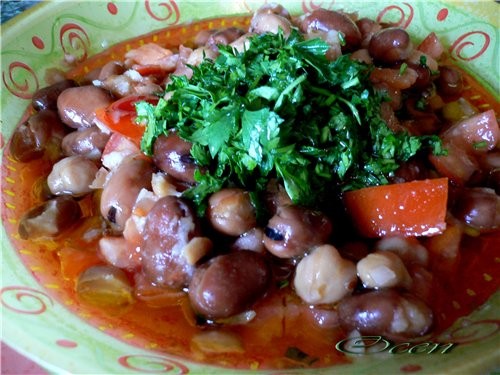 в начале плавления кокосовый жир (такой белый без вкуса и запаха