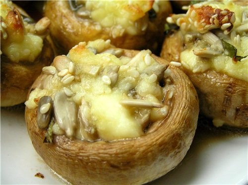 Закуска из кабачков с белыми грибами и помидорами Закуска из шампиньонов с брынзой, кунжутом и семе... - 3