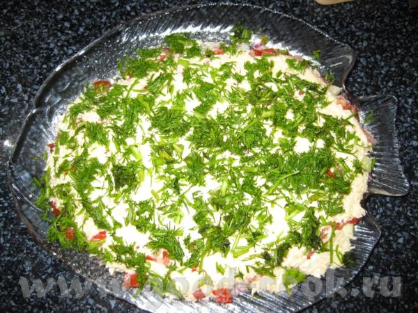 салат с красной рыбкой сырокопчёную сёмгу режем нежными кубиками огурцы-как показывает практика-луч... - 5