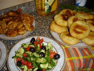 баклажаны с мясом в кляре салат простой (огурец-помидор-зелень-оливки), рыбка в кляре (чего-то меня... - 2
