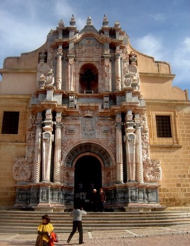 и вот наконец сам зАмок El santuario de la Vera Cruz Это очень красивый архитектурный ансамбль, вла... - 3