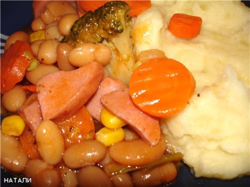 Овощной гуляш творожная запеканка с рисом, курагой и изюмом скумбрия в специях капустный салатик мо...