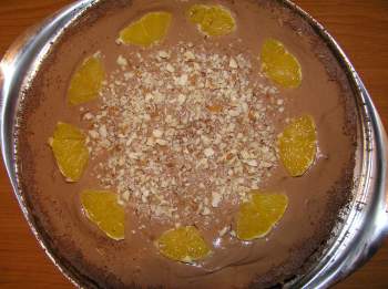 Шо коладно-ореховый торт с апельсинами Состав Тесто: 150 г горького шоколада, 150 г слив