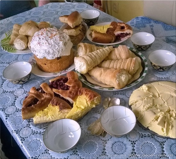 ТВОРОЖНЫЙ КУЛИЧ С ИМБИРЁМ, ШАФРАНОМ И АПЕЛЬСИНОВЫМ СОУСОМ