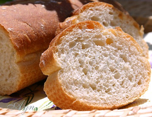 Pugliese (пуль-и-Эй-зи) - хлеб с хрустящей корочкой и дырявеньким, пышным мякишем, родом из итальян...