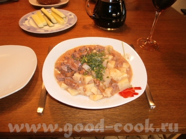 Жаркое домашнее с лисичками Девочки, давно экспериментирую с мясом в горшочках