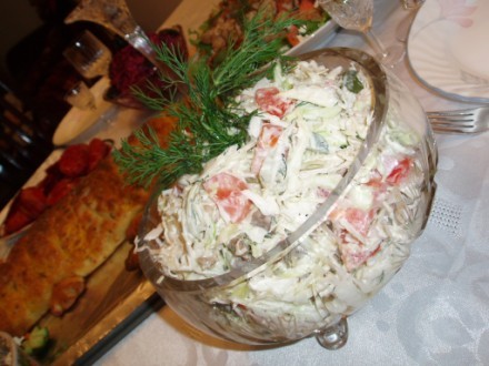 Салат Лесник (по-моему с кукинга,не уверена,салат етот делаю уже 5 раз ) Капусту пошинковать Помидо...