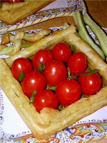 ЛЕТНИЙ ЗАКУСОЧНЫЙ ТАРТ С ПОМИДОРАМИ