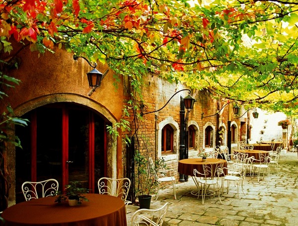  Caffe Alfresco, Venice, Italy- e