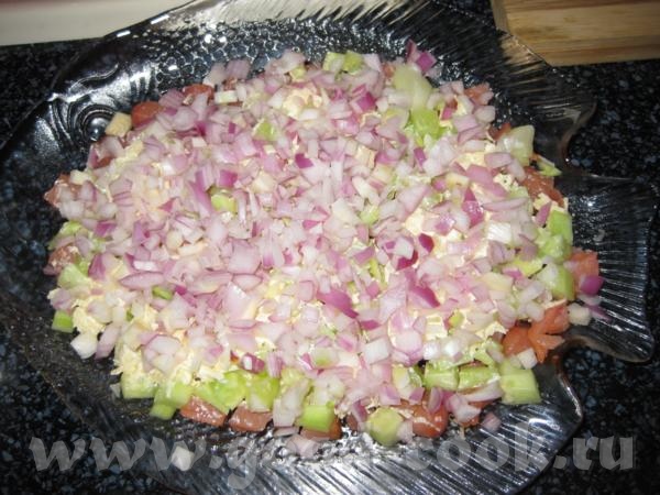 салат с красной рыбкой сырокопчёную сёмгу режем нежными кубиками огурцы-как показывает практика-луч... - 3