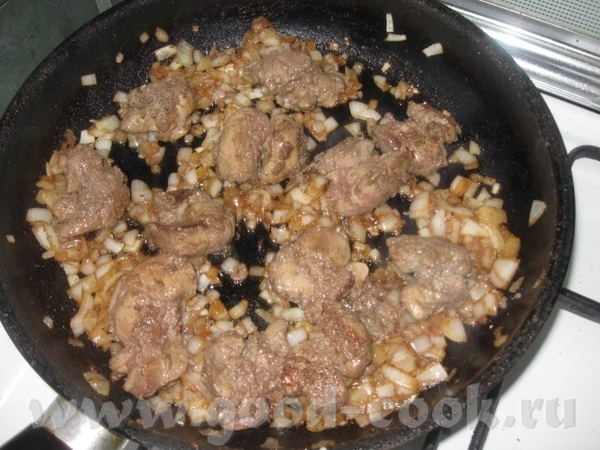 Затем вынимаем печень из молока, присаливаем ее по вкусу, немного перчим (по желанию) и выкладываем... - 5