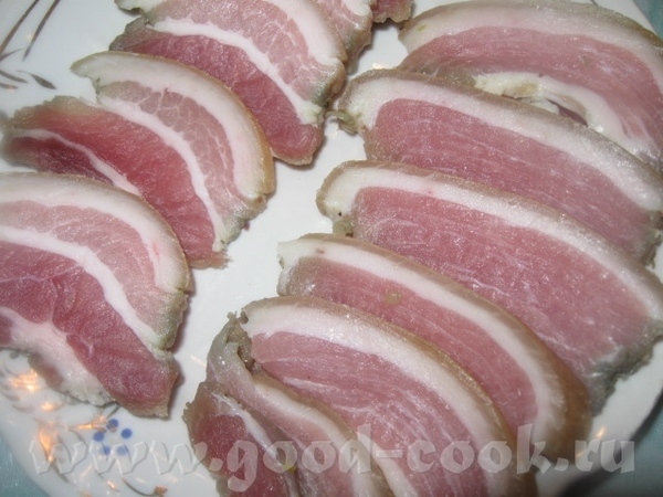 СОЛЕНЫЙ ПОДЧЕРЁВОК С ЧЕСНОКОМ И ПЕРЦЕМ Довольно распространенный и вкусный способ соления сала, а т...