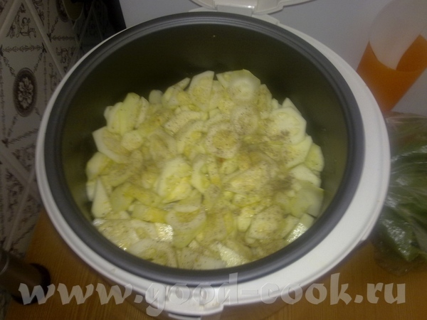 Картофель с кабачками Дно мульти хорошо смазываем сливочным маслом - 3