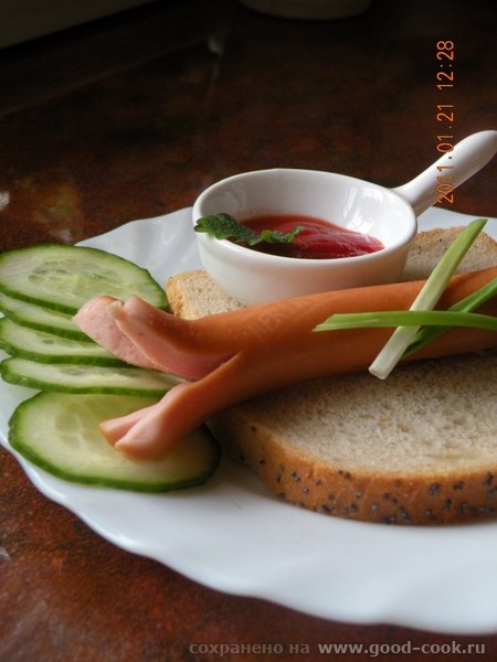 Горячее бутерброды Яишня на копченом сале Одним -Омлет с сухариками Другим- с сосисками - 9
