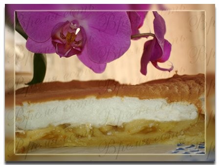 Пирог яблочный с меренгами