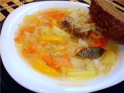 Мариш, как всё вкусно Ну а я принесла КАПУСТНЯК И Быстрый пирог на слоёном тесте ( рецепт писать не...