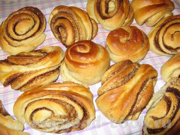 Угощайтесь плюшками с корицей