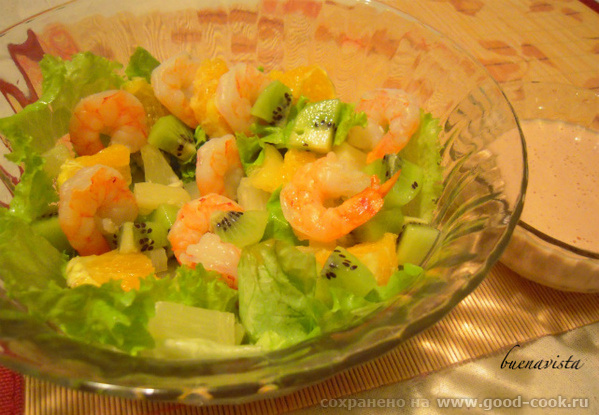 Тропический салат и соус "Тысяча Островов" по мотивам рецепта Ингредиенты: салатные листья, хорошо промытые, высушеные...