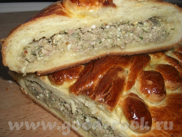 Девочки вот вам угощение, сегодня испекла кулебяку с мясом тут
