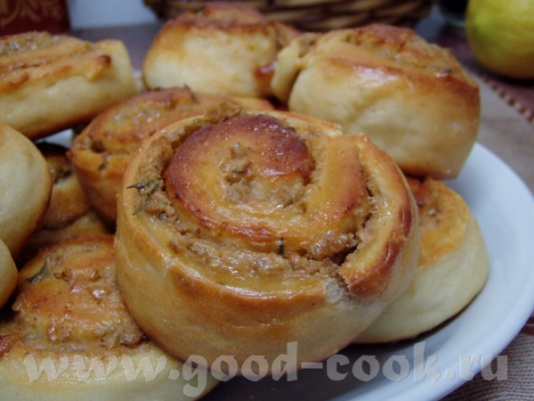 "Розочки" с оливками,орехами и сыром Тесто: 800 г муки 3 ч