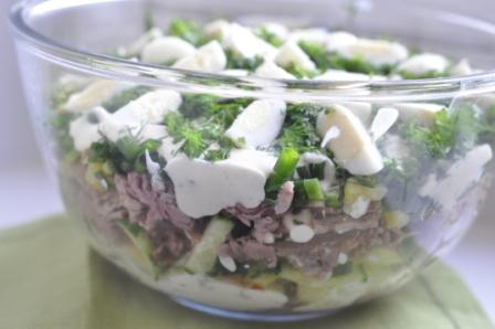 А у меня грузятся Вот вам саладик мясной, с манезой (правда с домашней, без яйцефф)