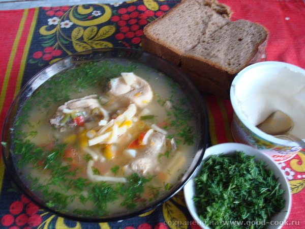 А это мой супчик куриный с домашей лапшой, домашние говорят, что вкус совсем другой, гораздо лучше