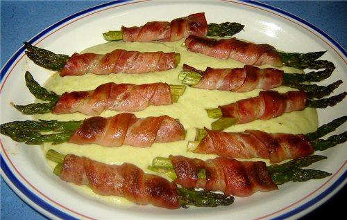 Esprragos envueltos en bacon con salsa ,       - 20  - 3