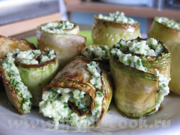 Кабачковые рулетики с сыром