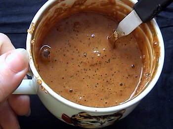 4) Начать взбивать ложкой