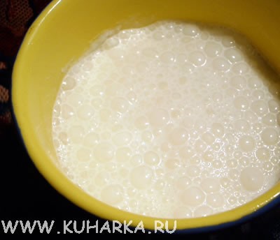 сегодня делала только молочное желе для сына а сверху положила растопленное мороженое Вкусно