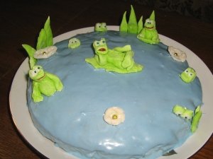Какой яркий тортик Пасхальный и весенний Хорошенький Это белковый крем
