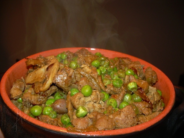 РУБЛЕННОЕ МЯСО С ЗЕЛЕНЫМ ГОРОШКОМ