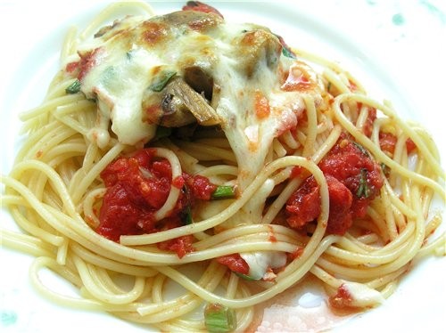 Сколько вы вкуснятины наготовили, девочки, просто глаза разбегаются