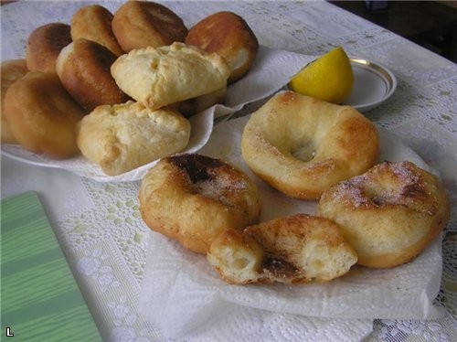 А это мои русские пирожки с капустой и немецкие аусгецоганы