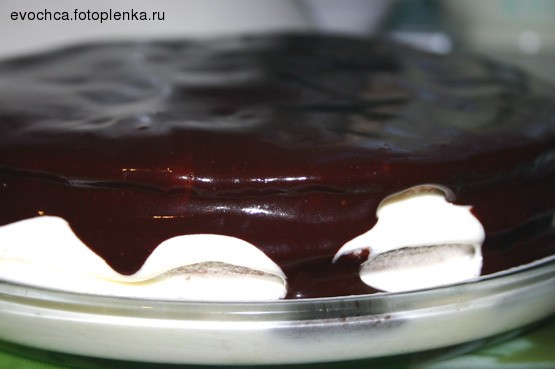 Торт под названием " пекся по рецепту подружки, который у нее хранится на страхолюдном листикке вре...